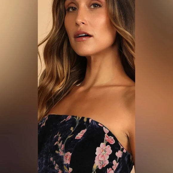 NWT Lulu’s Buy You Flowers Floral Print Velvet Strapless Midi Dress XS #0177 - Picture 3 of 9